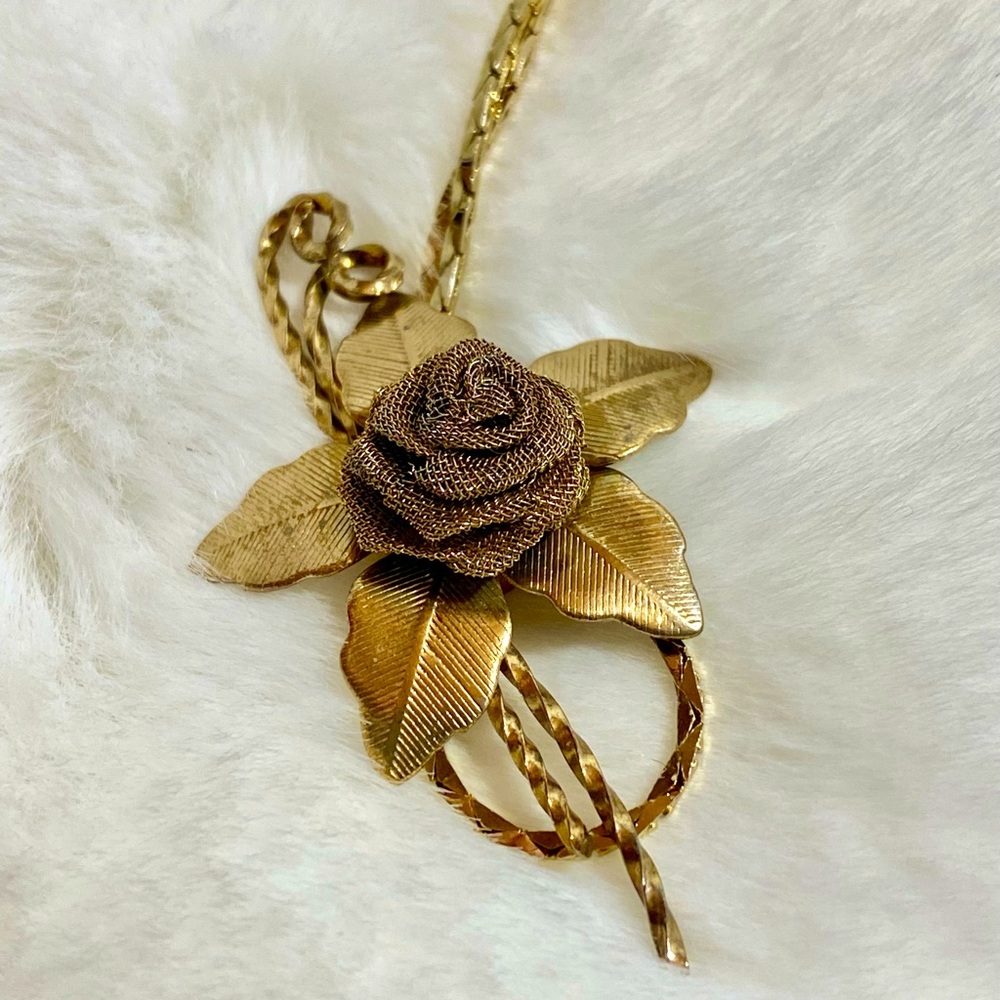 Vintage Sliding Gold Tone Metal Mesh Rose on Chain